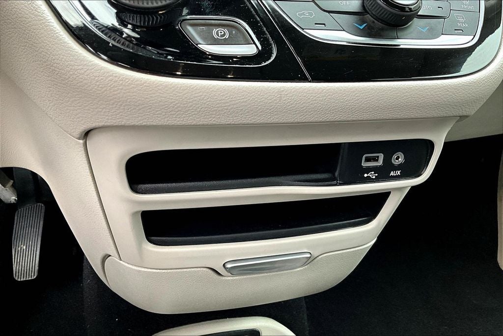 2020 Chrysler Pacifica Touring