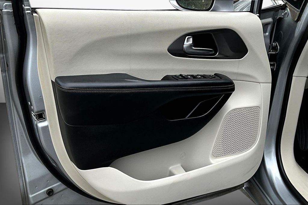2020 Chrysler Pacifica Touring