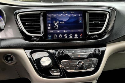 2020 Chrysler Pacifica Touring