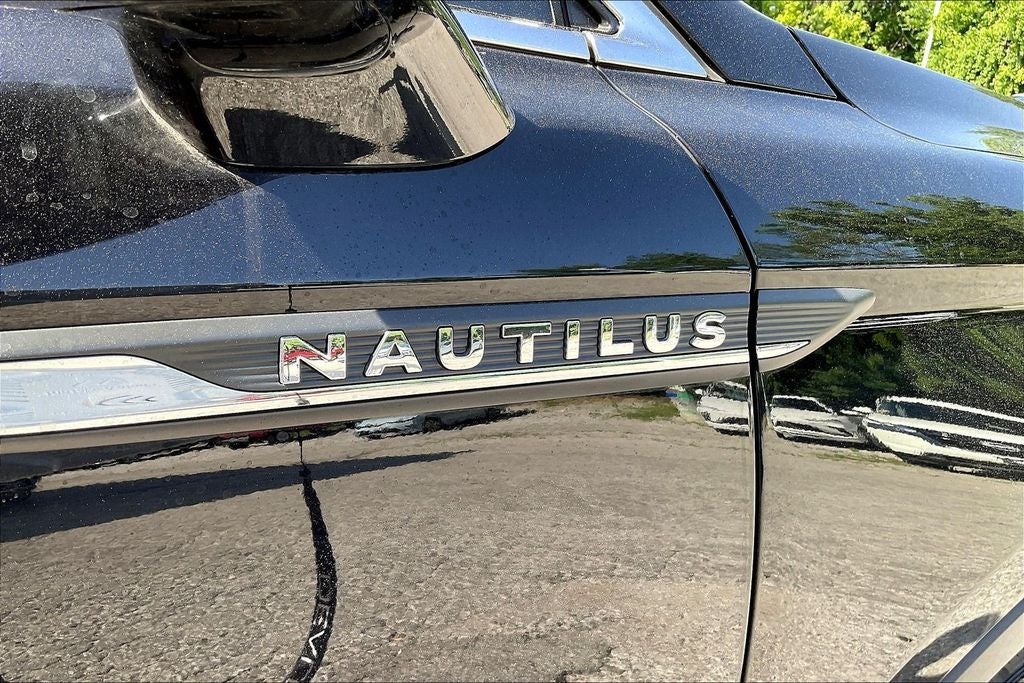 2022 Lincoln Nautilus Standard