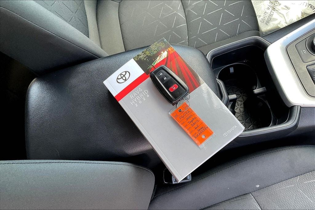 2024 Toyota RAV4 Hybrid XLE