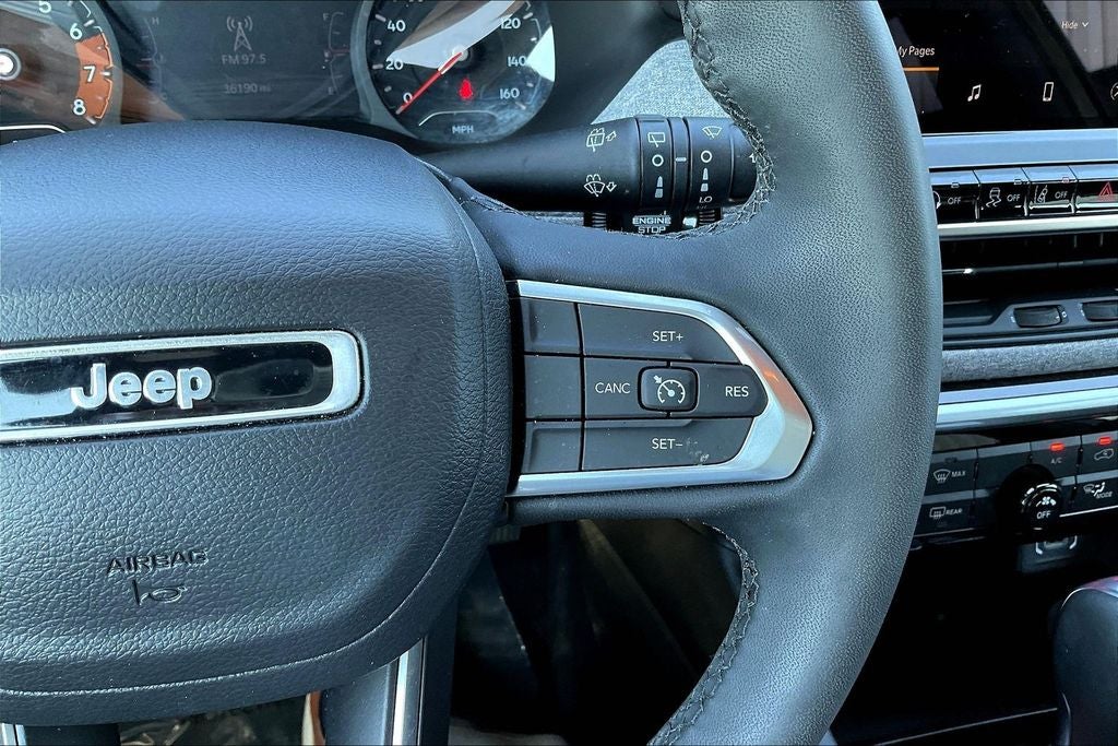 2023 Jeep Compass Latitude Lux