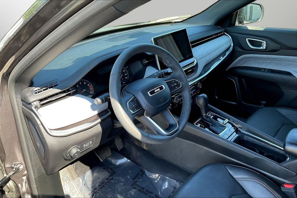 2023 Jeep Compass Latitude Lux