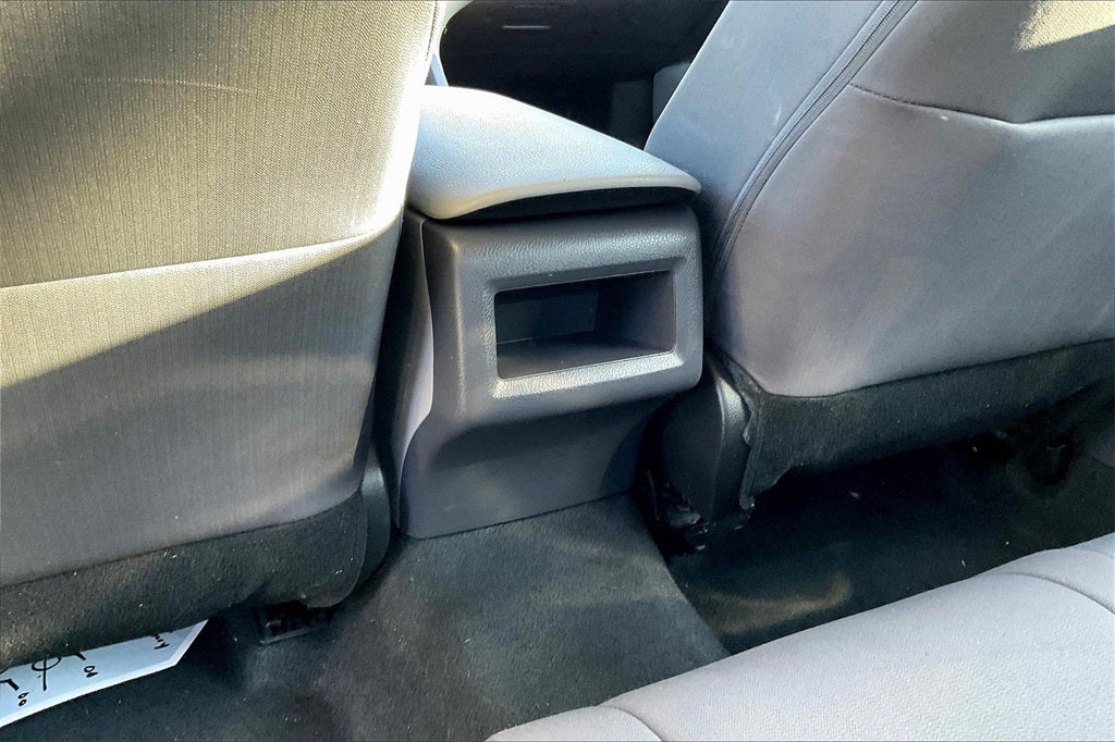 2022 Toyota Camry Hybrid LE