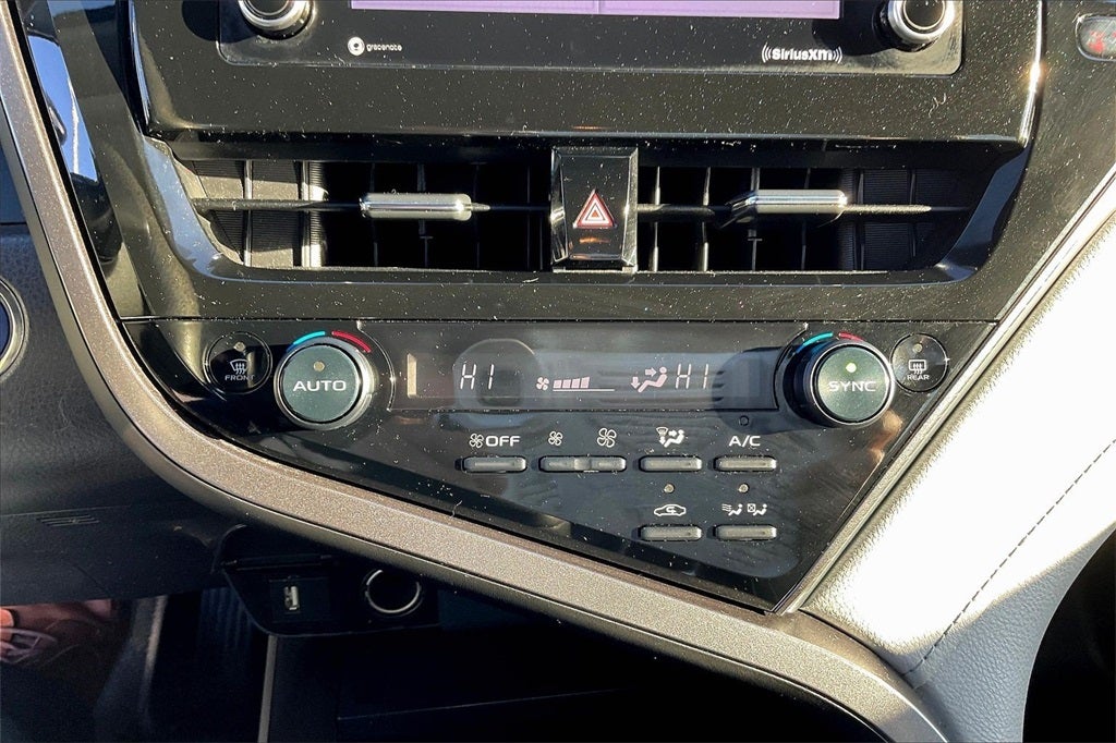 2022 Toyota Camry Hybrid LE