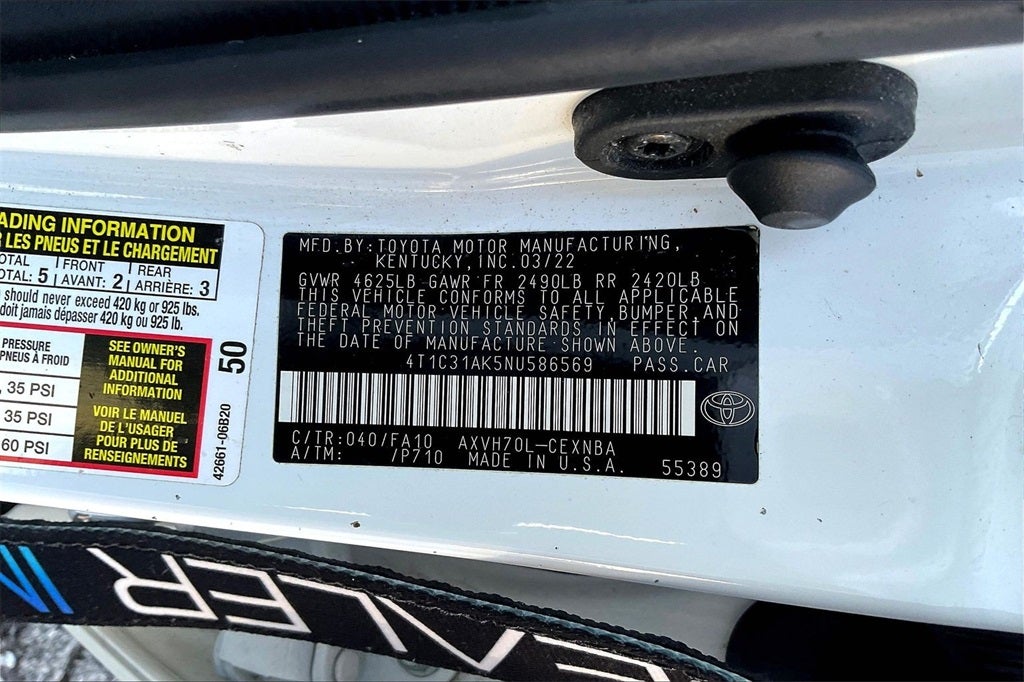 2022 Toyota Camry Hybrid LE