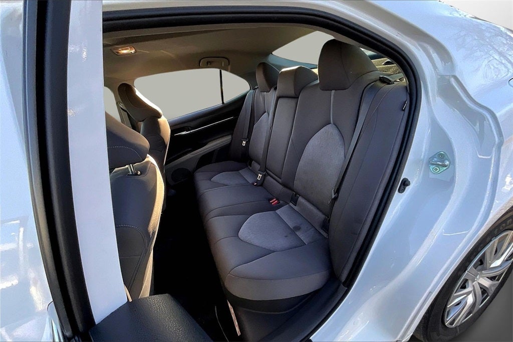 2022 Toyota Camry Hybrid LE