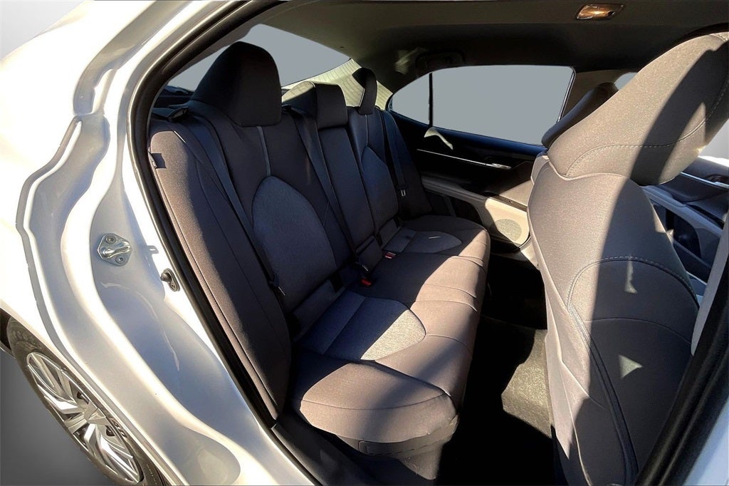 2022 Toyota Camry Hybrid LE