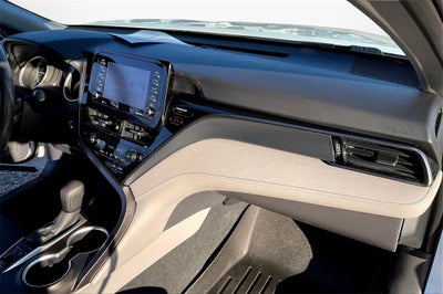 2022 Toyota Camry Hybrid LE