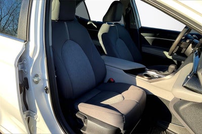 2022 Toyota Camry Hybrid LE