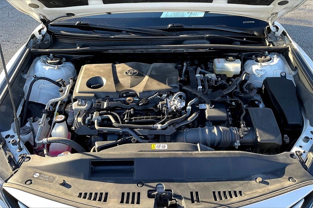 2022 Toyota Camry Hybrid LE