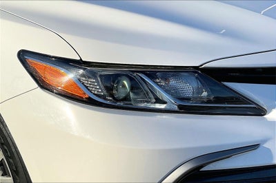 2022 Toyota Camry Hybrid LE