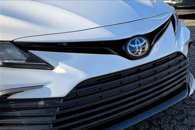 2022 Toyota Camry Hybrid LE