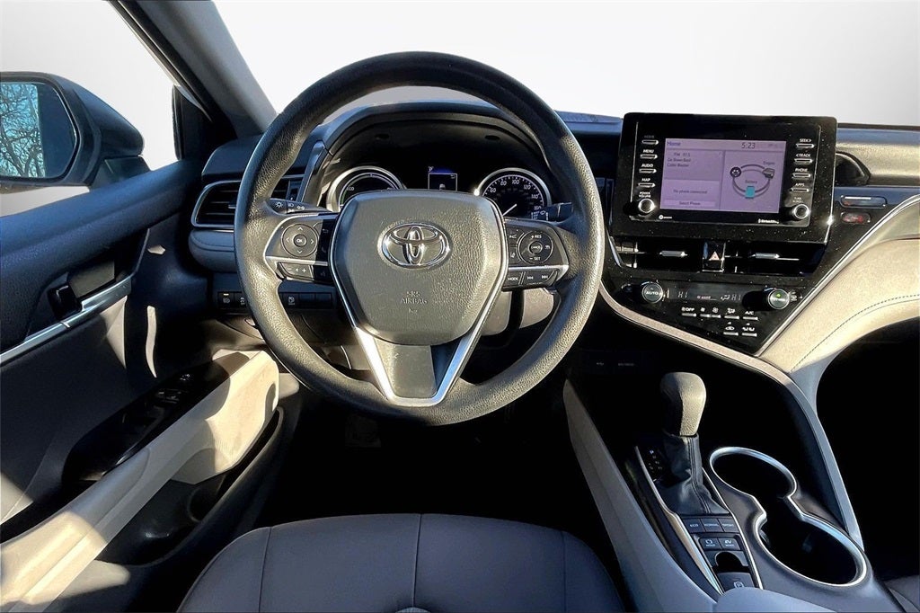 2022 Toyota Camry Hybrid LE