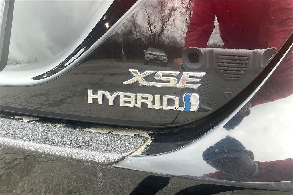 2022 Toyota Camry Hybrid XSE