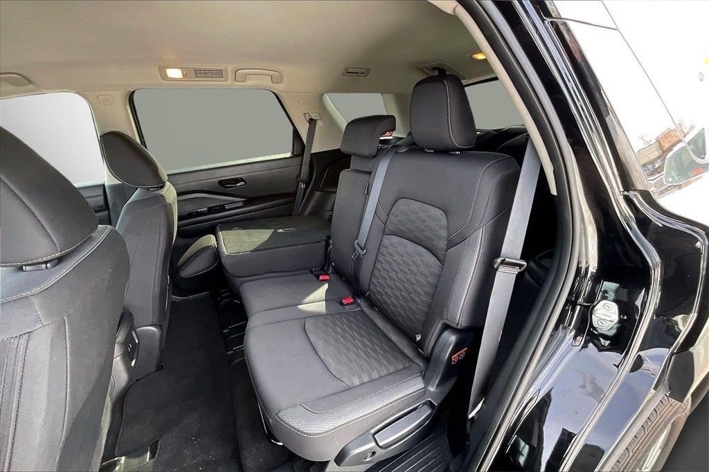 2024 Nissan Pathfinder S