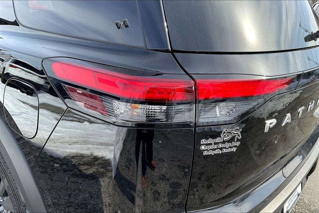 2024 Nissan Pathfinder S