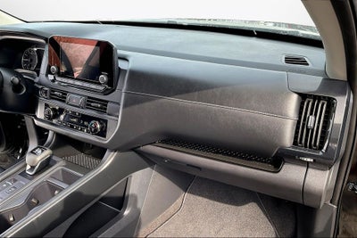 2024 Nissan Pathfinder S