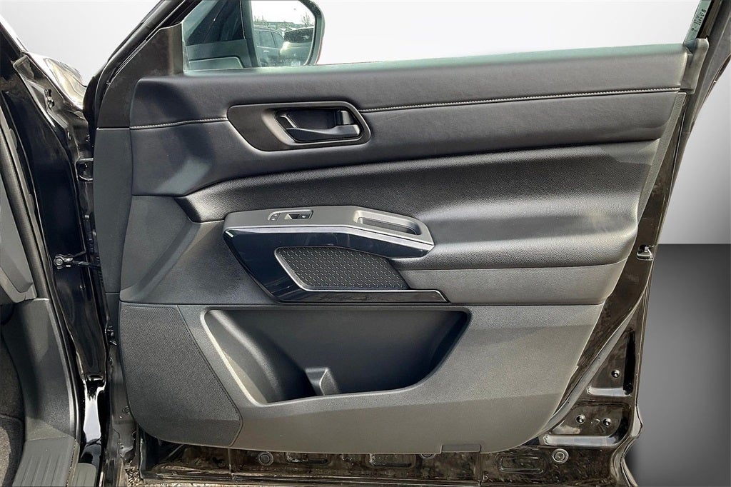 2024 Nissan Pathfinder S