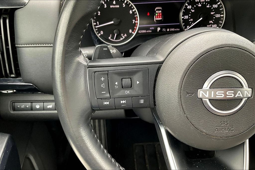 2025 Nissan Pathfinder SV