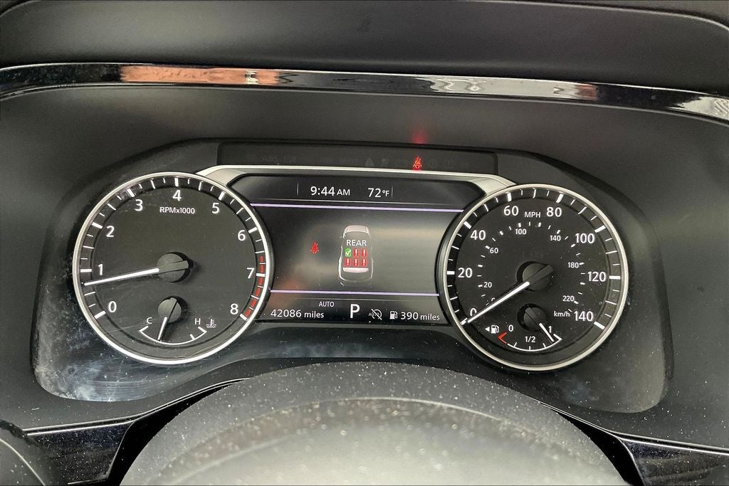 2025 Nissan Pathfinder SV