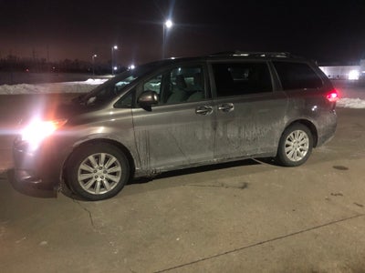 2013 Toyota Sienna LE 7 Passenger