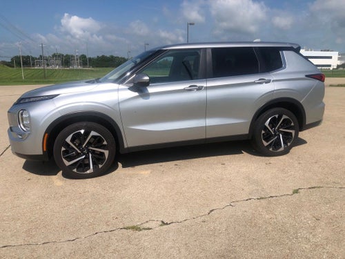2024 Mitsubishi Outlander SE Black Edition w/Pano Roof
