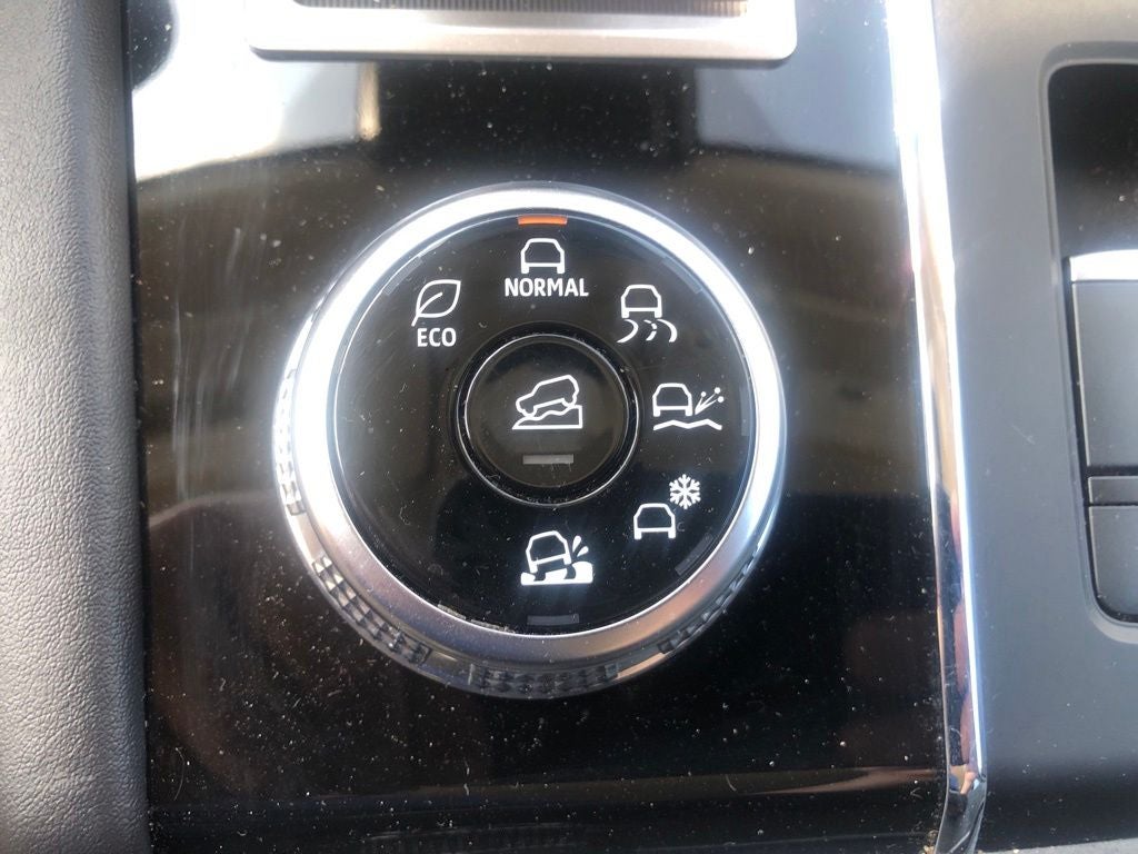 2024 Mitsubishi Outlander SE Black Edition w/Pano Roof