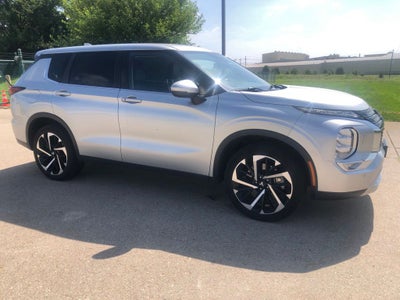 2024 Mitsubishi Outlander SE Black Edition w/Pano Roof