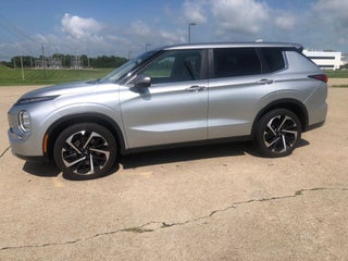 2024 Mitsubishi Outlander SE Black Edition w/Pano Roof