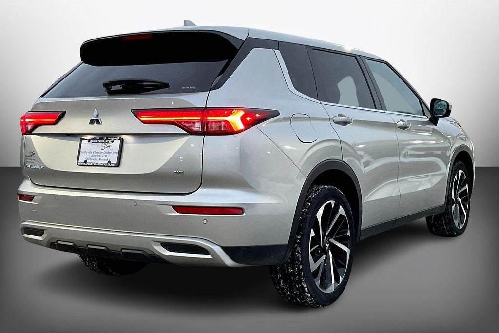 2024 Mitsubishi Outlander SE