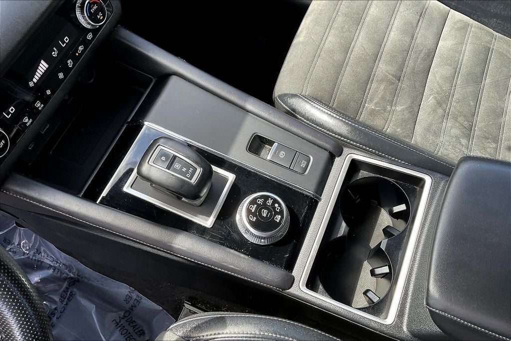 2024 Mitsubishi Outlander SE Black Edition w/Pano Roof