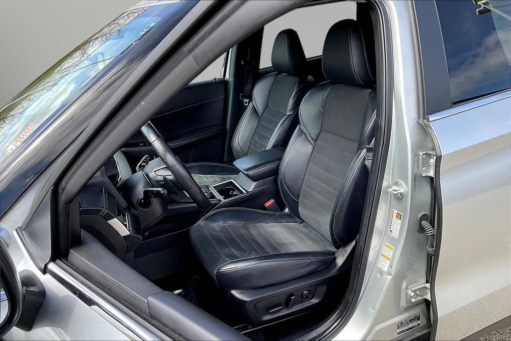 2024 Mitsubishi Outlander SE Black Edition w/Pano Roof