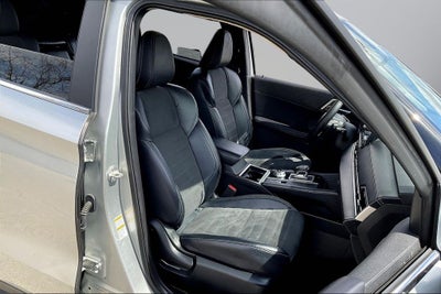 2024 Mitsubishi Outlander SE Black Edition w/Pano Roof