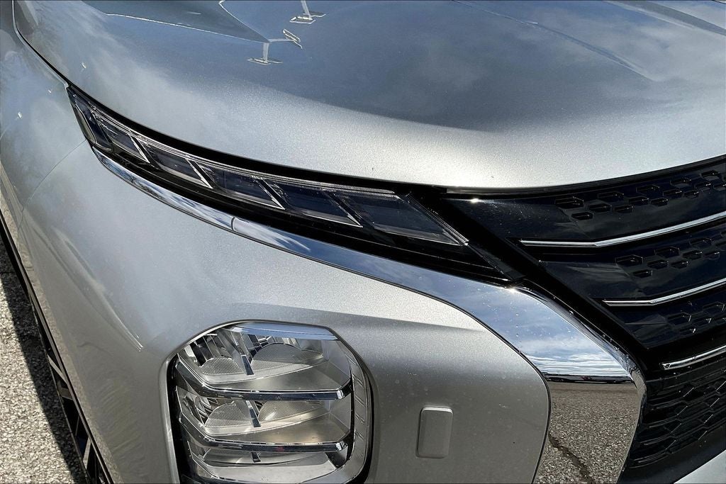 2024 Mitsubishi Outlander SE Black Edition w/Pano Roof