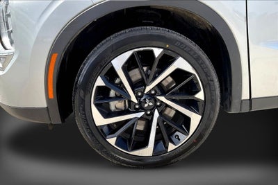 2024 Mitsubishi Outlander SE Black Edition w/Pano Roof