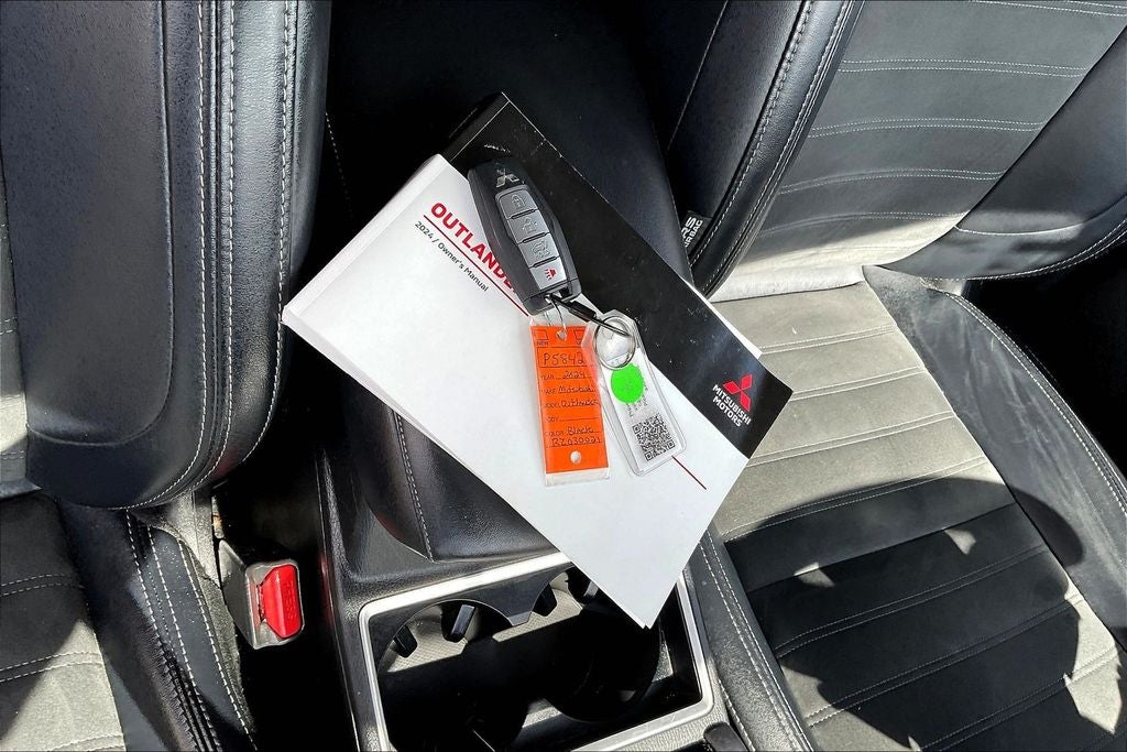 2024 Mitsubishi Outlander SE Black Edition w/Pano Roof