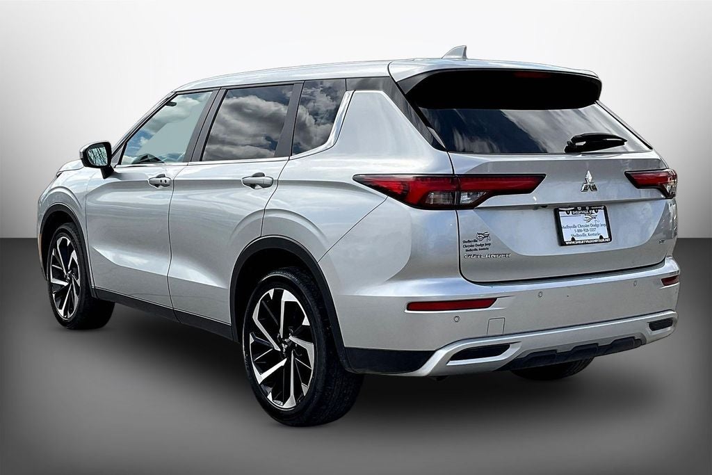 2024 Mitsubishi Outlander SE Black Edition w/Pano Roof