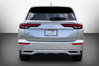 2024 Mitsubishi Outlander SE Black Edition w/Pano Roof