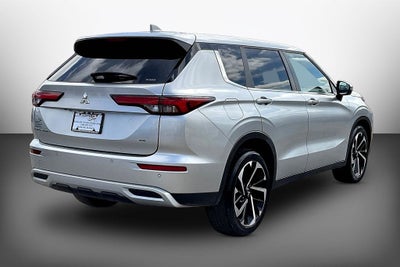 2024 Mitsubishi Outlander SE Black Edition w/Pano Roof