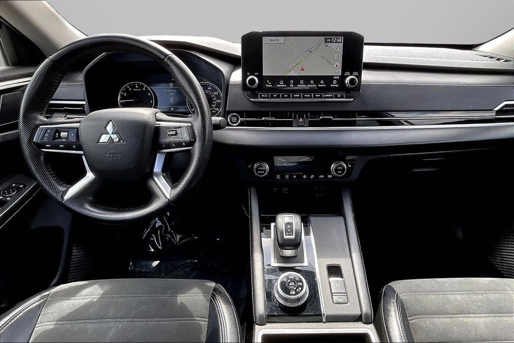 2024 Mitsubishi Outlander SE Black Edition w/Pano Roof