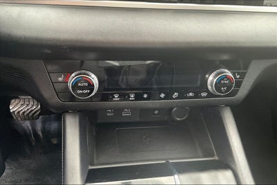 2024 Mitsubishi Outlander SE Black Edition w/Pano Roof