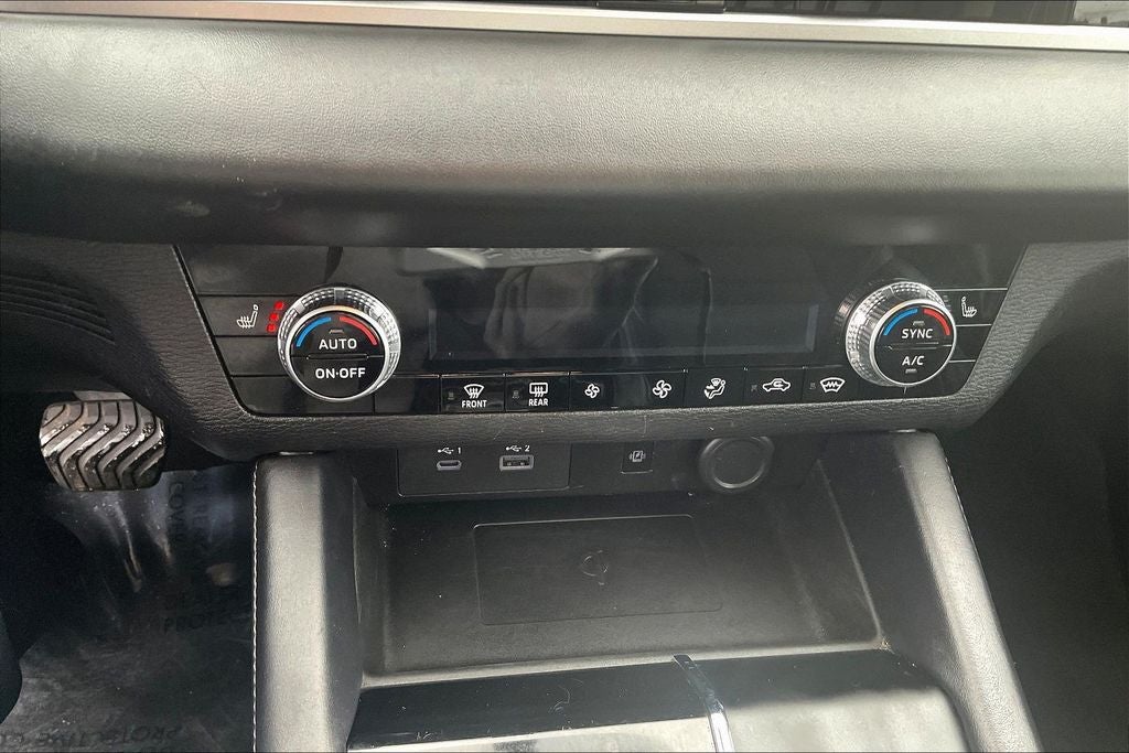 2024 Mitsubishi Outlander SE Black Edition w/Pano Roof