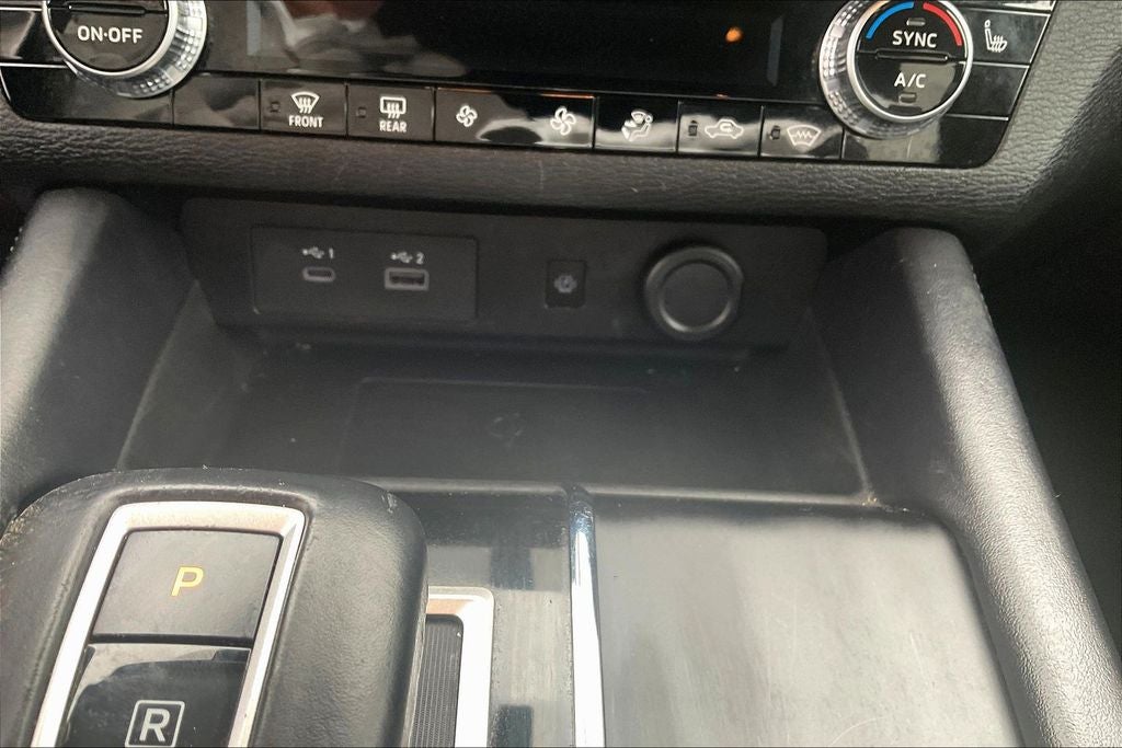 2024 Mitsubishi Outlander SE Black Edition w/Pano Roof