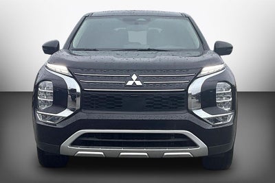 2024 Mitsubishi Outlander SE Black Edition w/Pano Roof