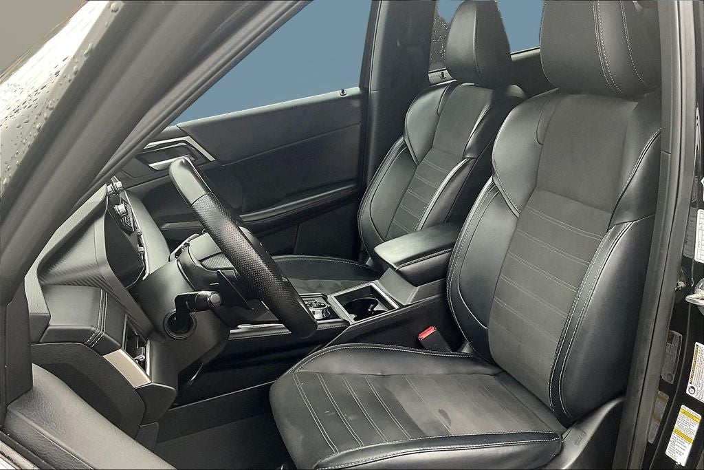 2024 Mitsubishi Outlander SE Black Edition w/Pano Roof