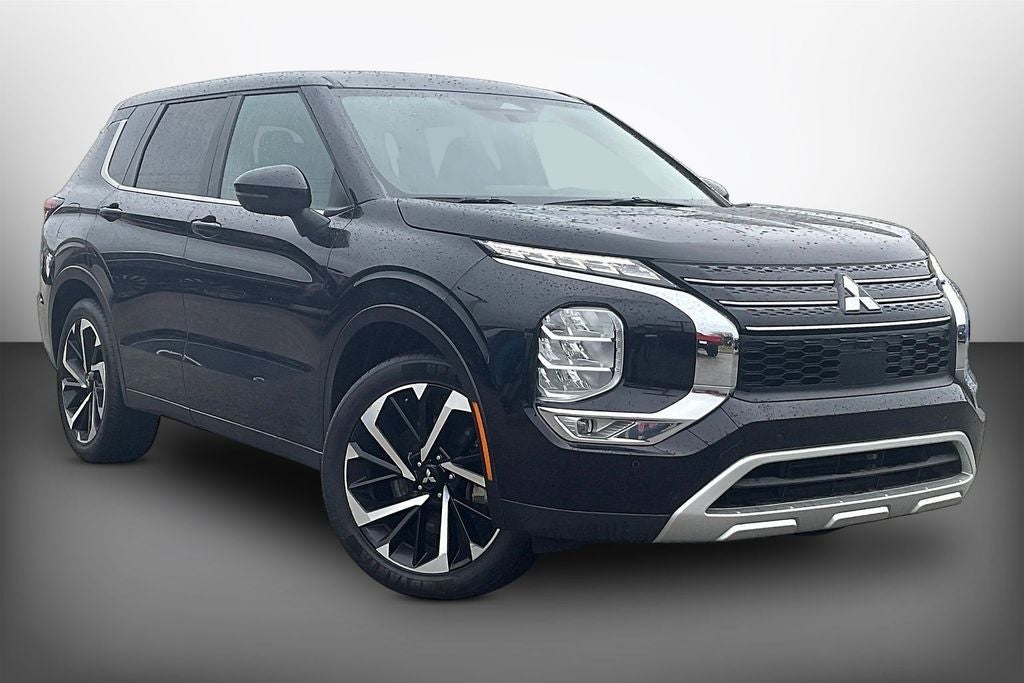 2024 Mitsubishi Outlander SE Black Edition w/Pano Roof