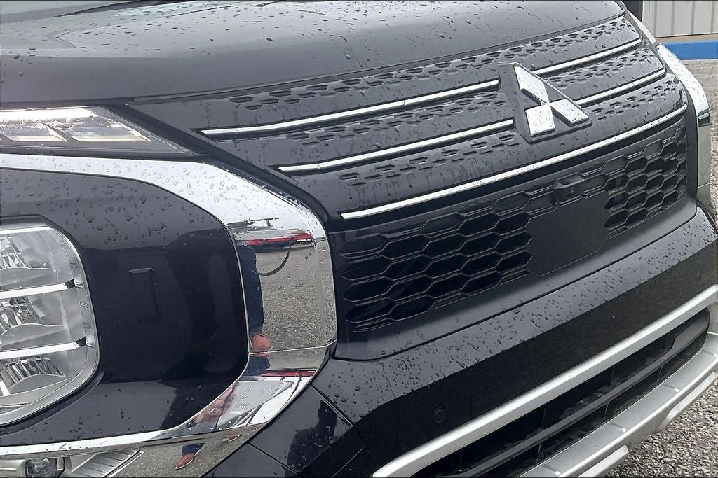 2024 Mitsubishi Outlander SE Black Edition w/Pano Roof