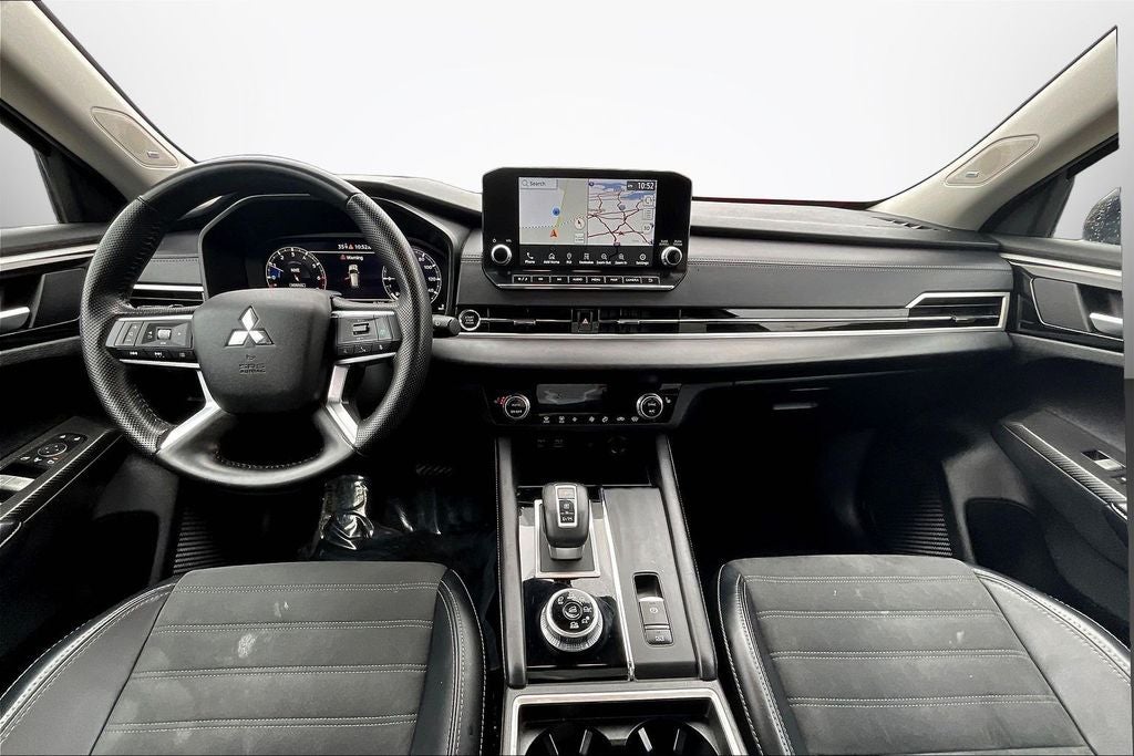 2024 Mitsubishi Outlander SE Black Edition w/Pano Roof