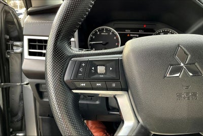 2024 Mitsubishi Outlander SE Black Edition w/Pano Roof